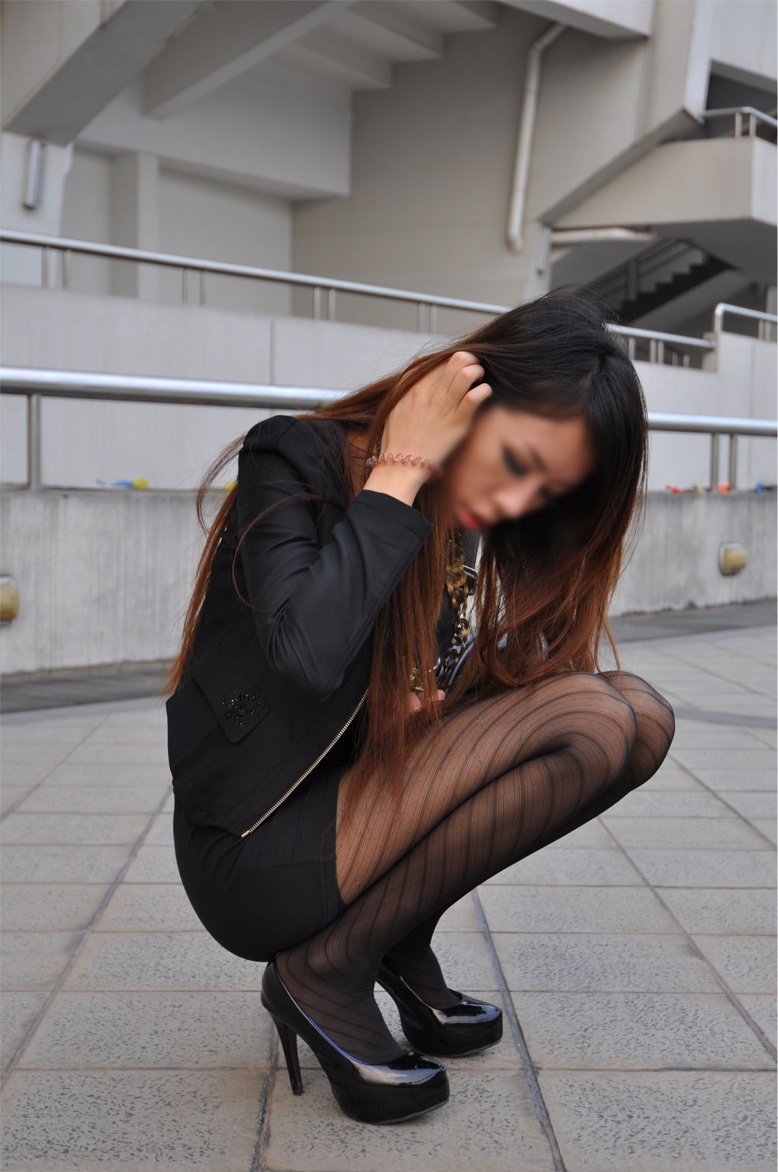 丝间舞 Vip NO.413 穿着黑丝高跟去旅行